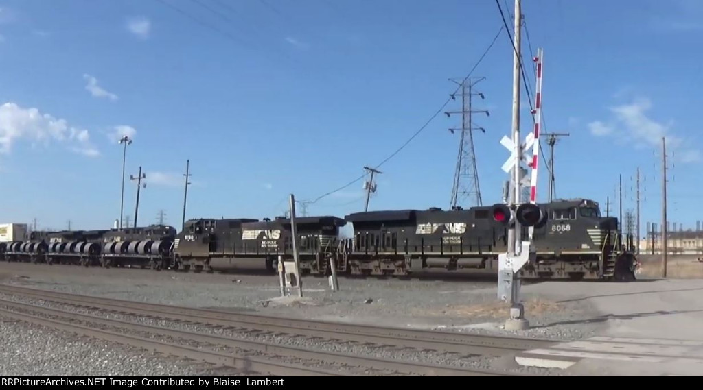 NS train race